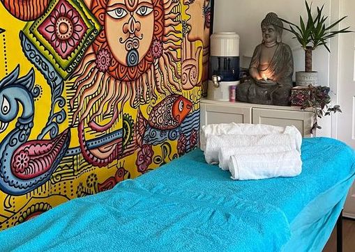 Massage in Zuidlaren gegevens door Marijke Boes. Diverse soorten zoals: Ontspanningsmassage, lomi lomi massage, holistic pulsing, intuïtieve massage en energetische massage.