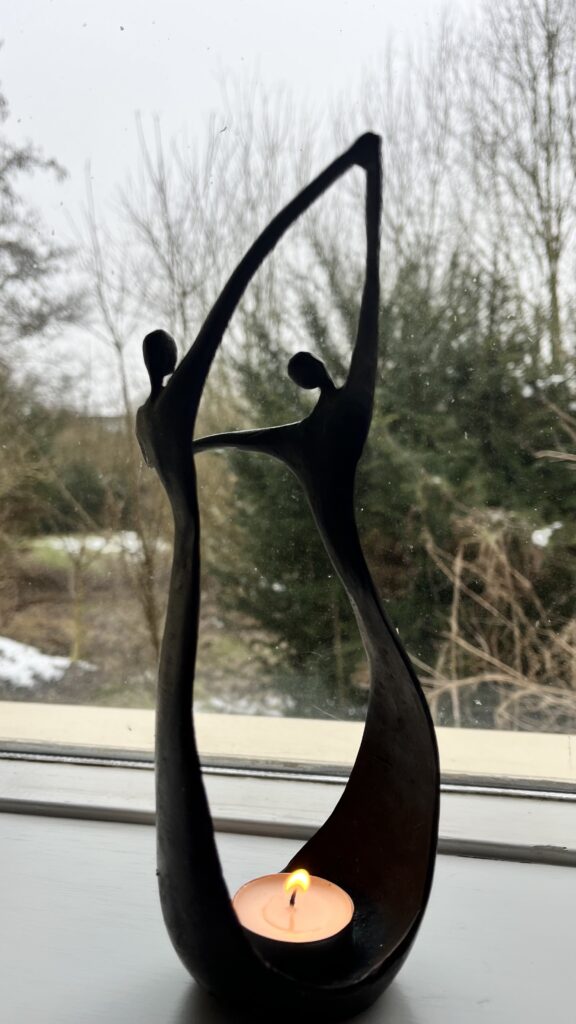 Intuïtieve ontspannings massage. Massage als dans. Massage tijdens stilteretraite. Massage met een leeg hoofd,